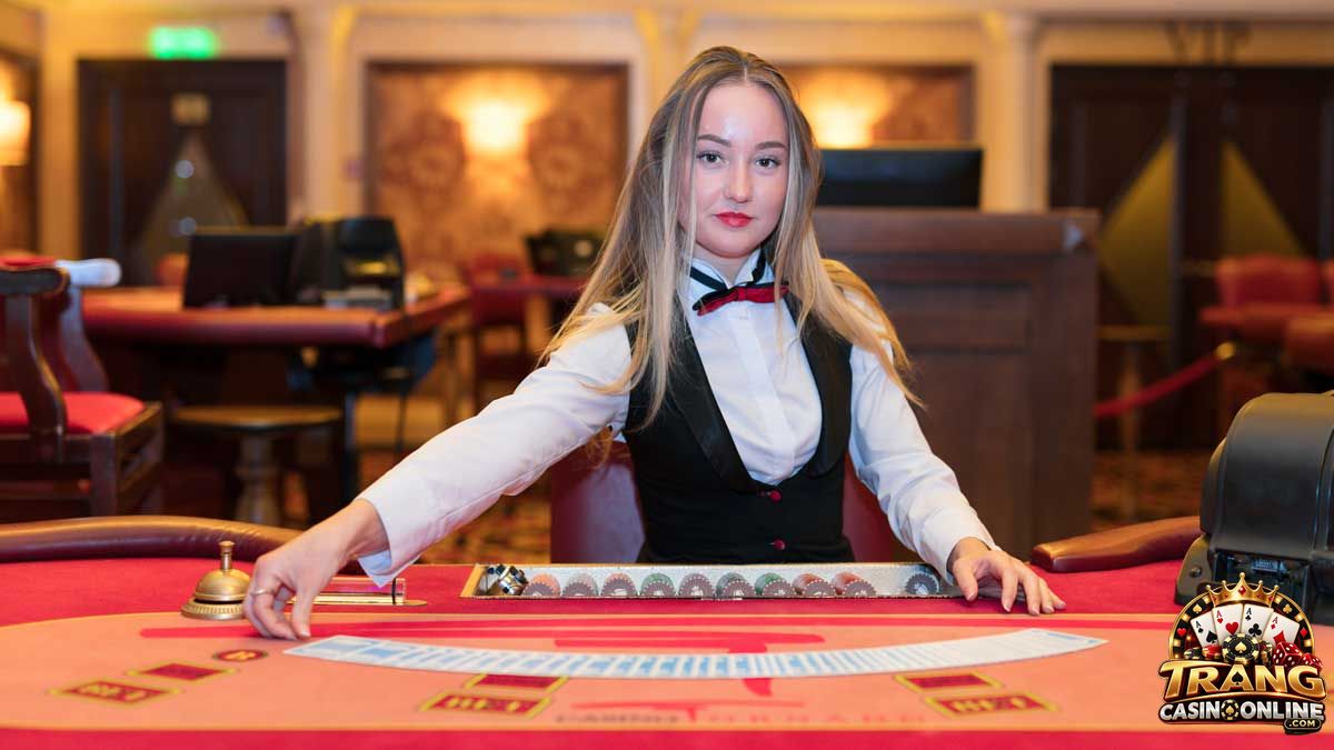 Tìm hiểu người chia bài trong casino gọi là gì
