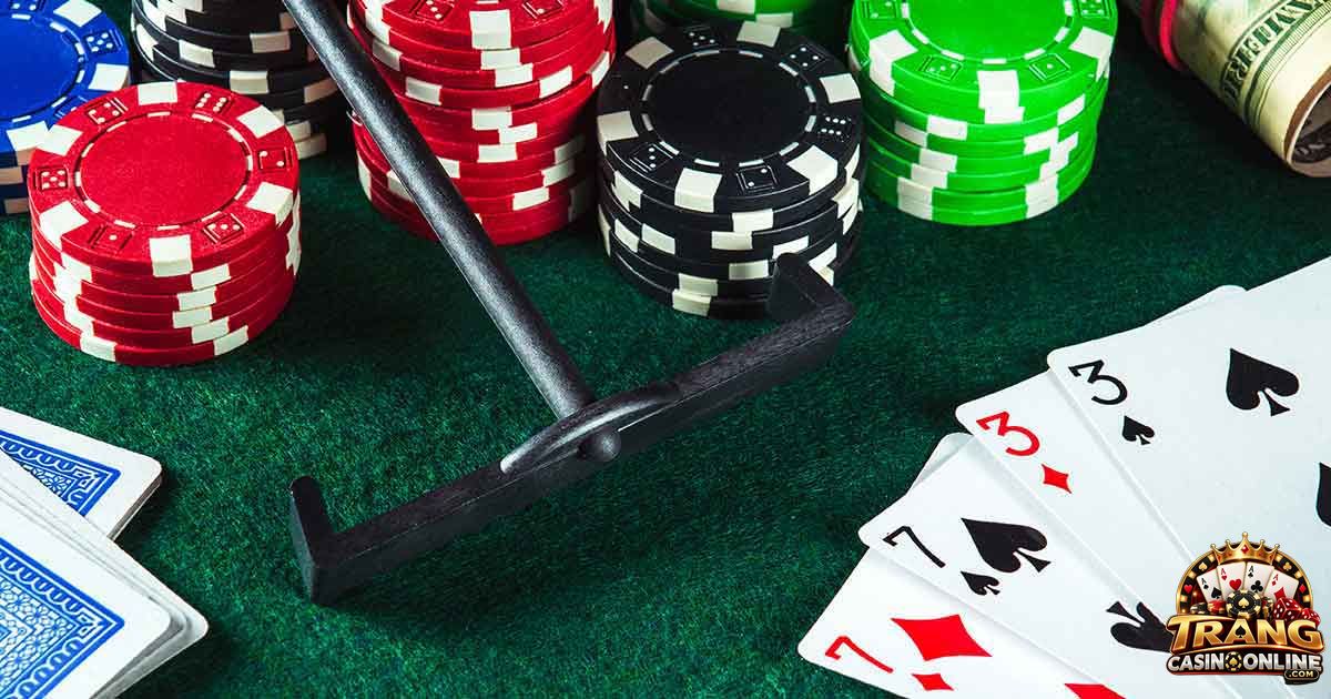 Rake là khoản phí được khấu trừ từ pot